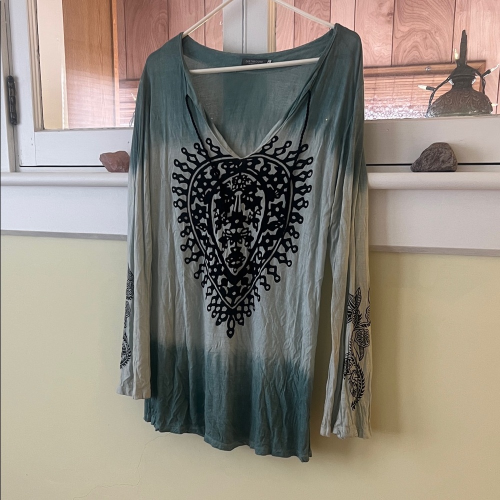 EARTHBOUND Teal and Black Long Sleeve Top